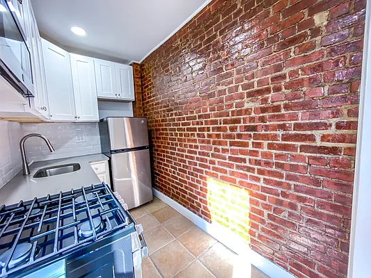 Rented by Voro New York | media 70