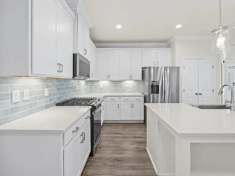 212 Thunder Forest Ln — Photo 9
