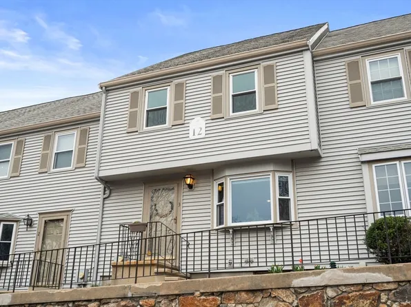 12 Oak Ridge Dr Unit 3, Maynard, MA 01754