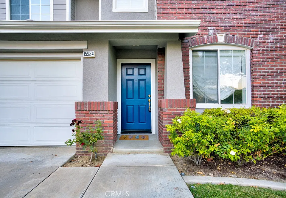 15984 Paul Ct