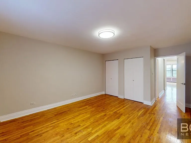37-30 73rd St #4P — Photo 9