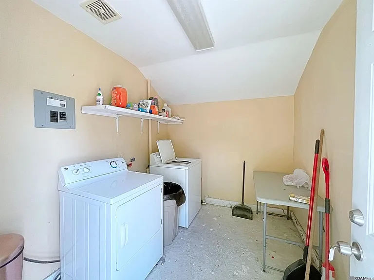 927 Rittiner Dr — Photo 13