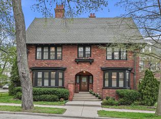 2134 N Lake Dr, Milwaukee, WI 53202