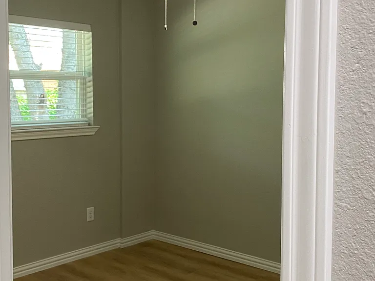 815 N Lydia St — Photo 13