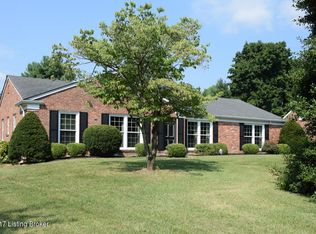7102 Arrowwood Rd, Graymoor Devondale, KY 40222