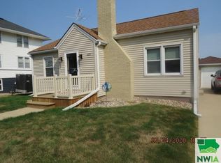 325 E 4th St, Remsen, IA 51050