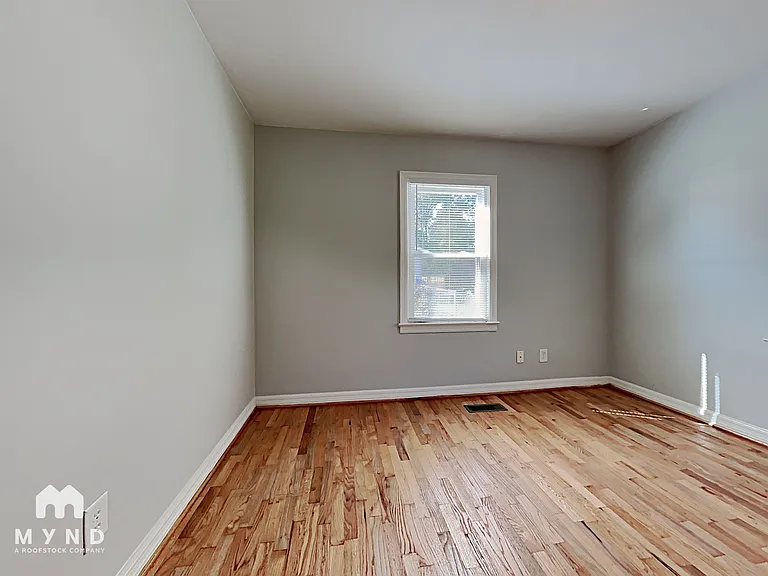 906 5th Ave SW — Photo 9