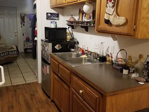 5th image of 304 Montgomery St