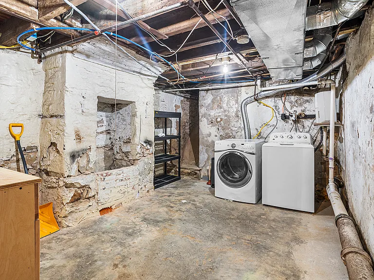 936 New Market St — Photo 24