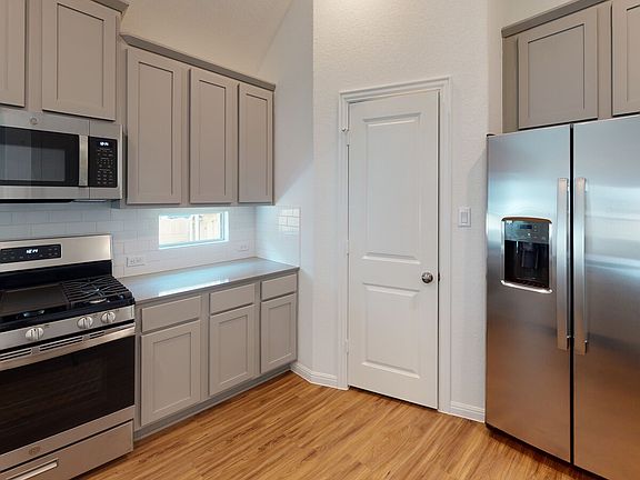 5th image of 162 Coronella Dr