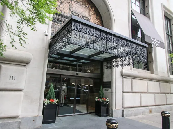 111 S 15th St APT 2102, Philadelphia, PA 19102
