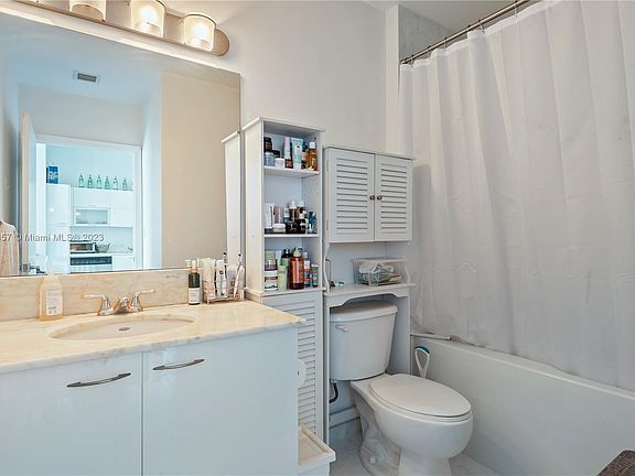 5th image of 133 NE 2nd Ave APT 1511