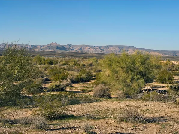 207-11 S Lawton Rd #32, Yucca, AZ 86438