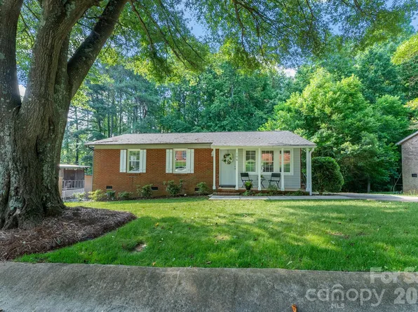 106 Valley Rd, York, SC 29745
