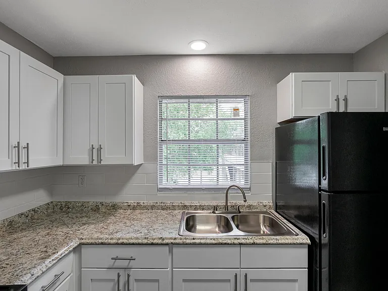 Uptown Apartments — Photo 43