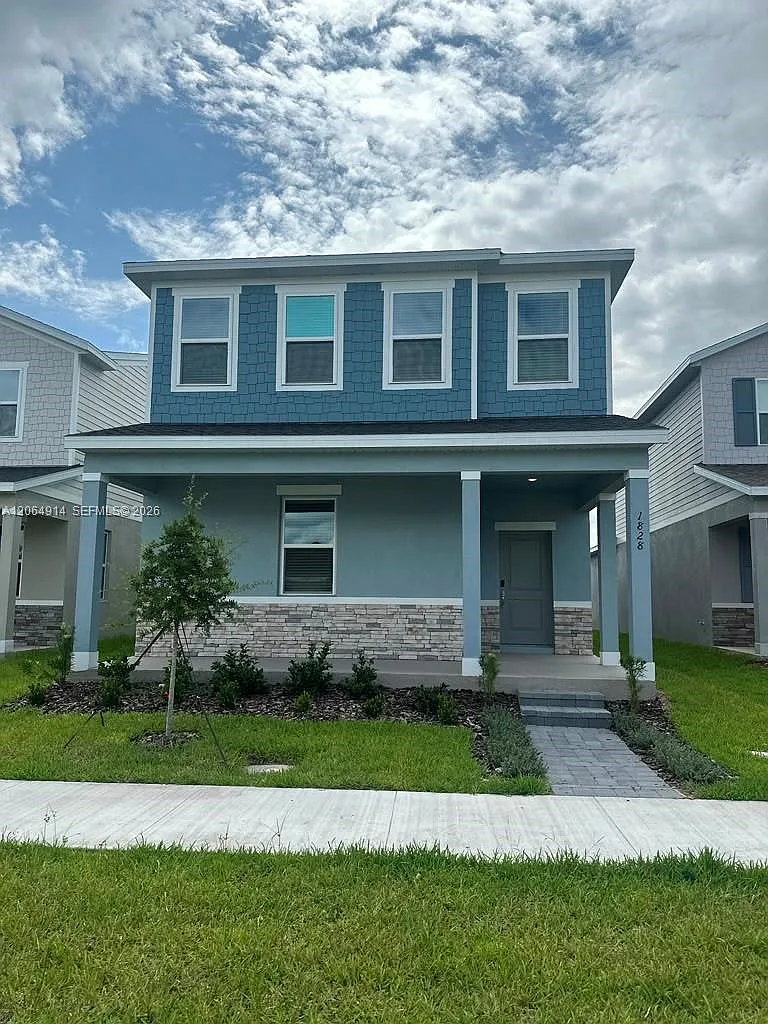 4 bed, 3.0 bath, $2,700 — Photo 1