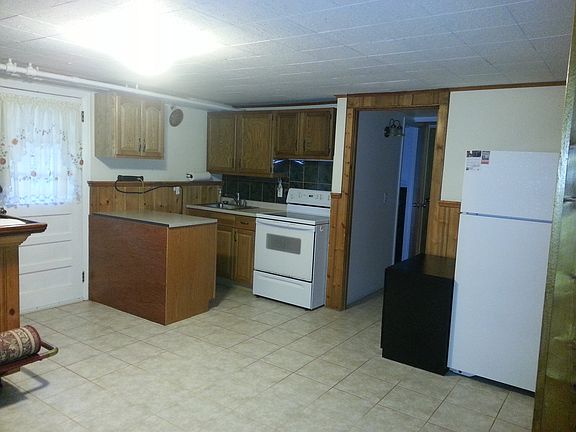 3rd image of 75 Wickes Ave