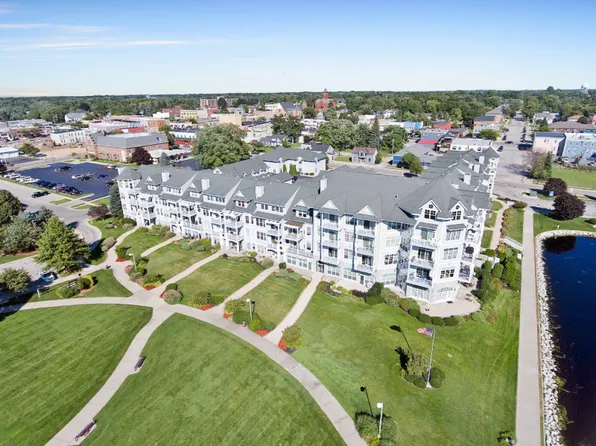 300 S Rath Ave Unit 8, Ludington, MI 49431