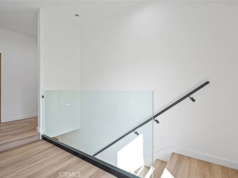 6108 Sadring Ave — Photo 45