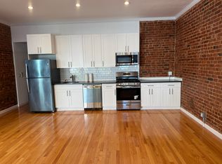 562 39th St #1, Brooklyn, NY 11232