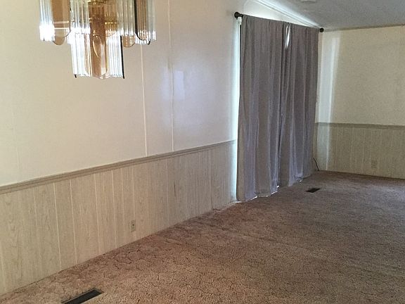 2nd image of 111 SE Tristin Ln