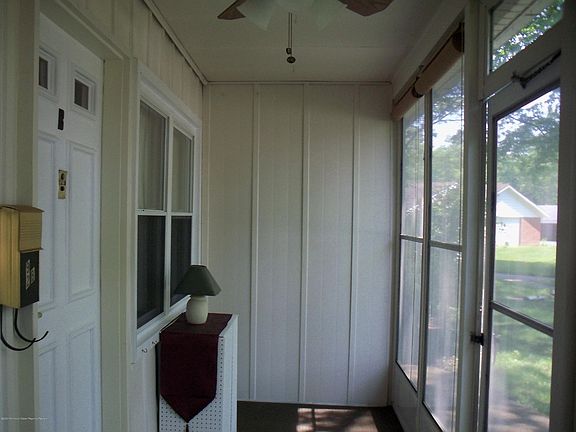 3rd image of 92B Edinburgh Ln #1002