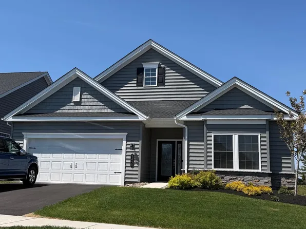 5490 Traditions Dr, Coopersburg, PA 18036