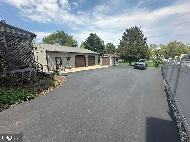 200 E Main St — Photo 5
