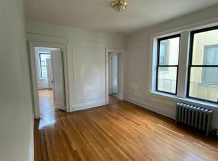 30-59 34th St #2D, Astoria, NY 11103