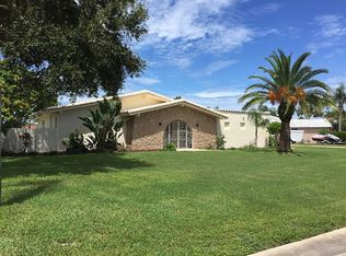 53 Country Club Rd, Cocoa Beach, FL 32931