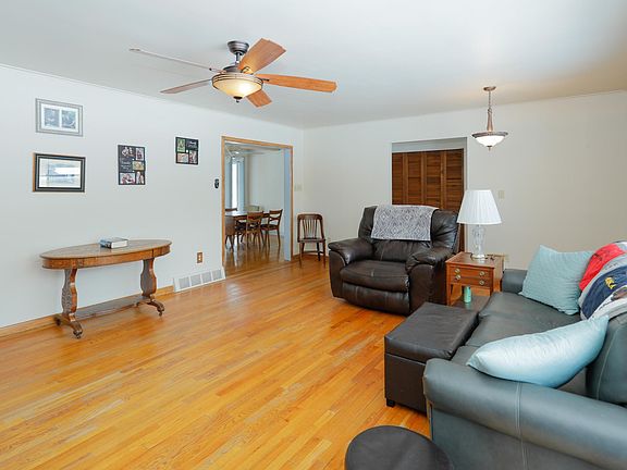 1108 Independence-106