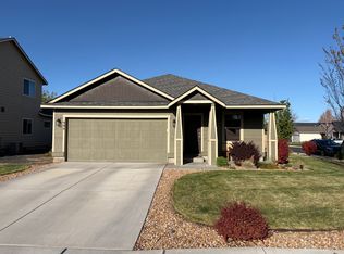 998 SW 26th Ln, Redmond, OR 97756