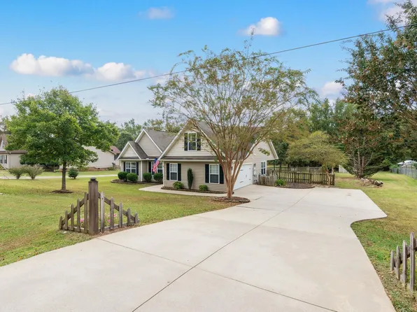 117 Sprouse Ln, Fountain Inn, SC 29644