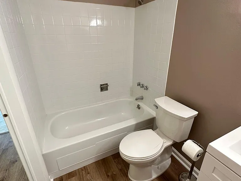 H5 Avon Dr — Photo 15