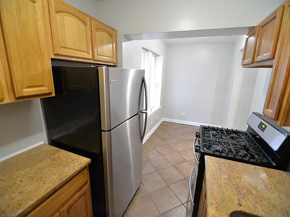 4th image of 7152 S Cornell Ave