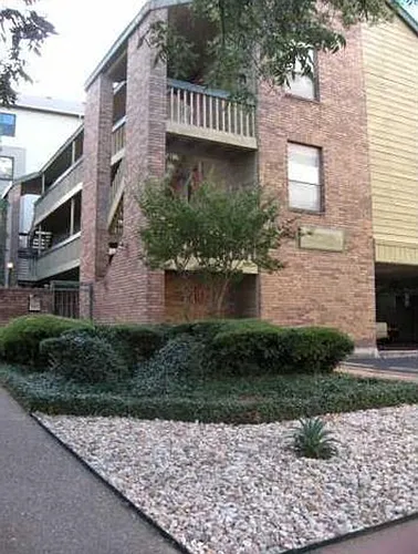 2210 Pearl St Photo 1