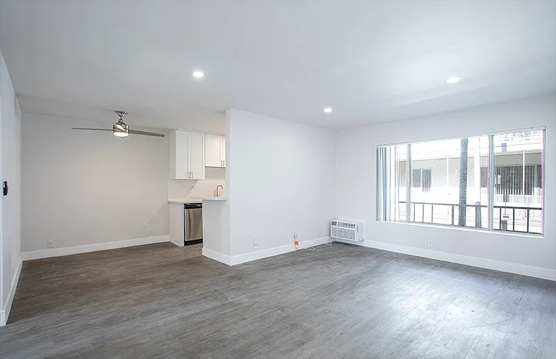 Building Photo - 2233 S Ridgeley Dr #303