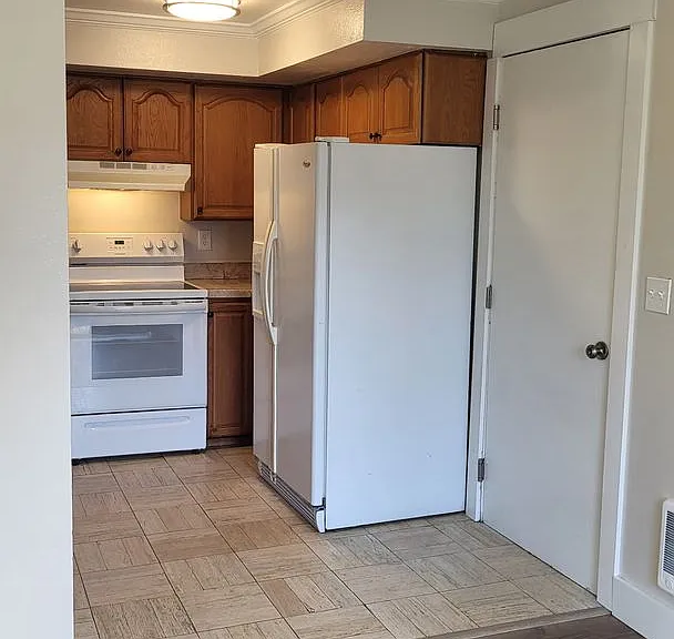 newly updated 2 bed 1 bath apartment in North Auburn $1775 — Photo 15