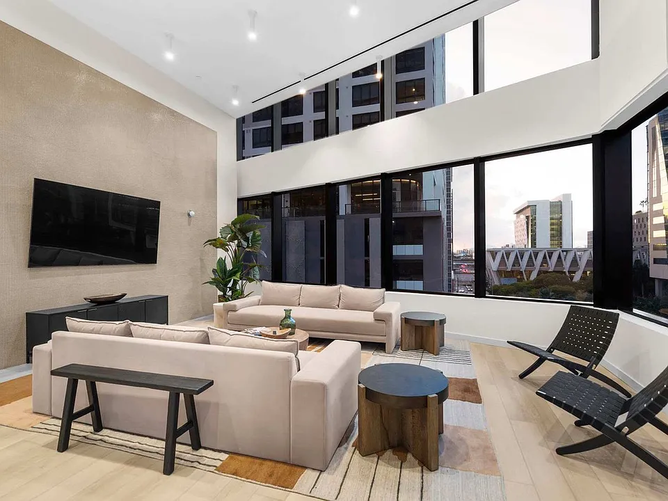 225 N Miami Ave #8-ID1373686P