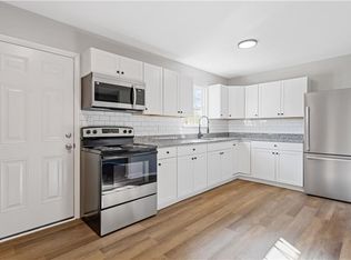 405 Harbour North Dr, Chesapeake, VA 23320