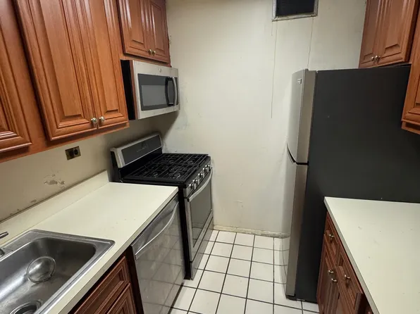 4140 Union Street #2R, Flushing, NY 11355