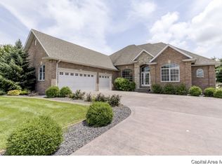 2716 Westport Dr, Springfield, IL 62711