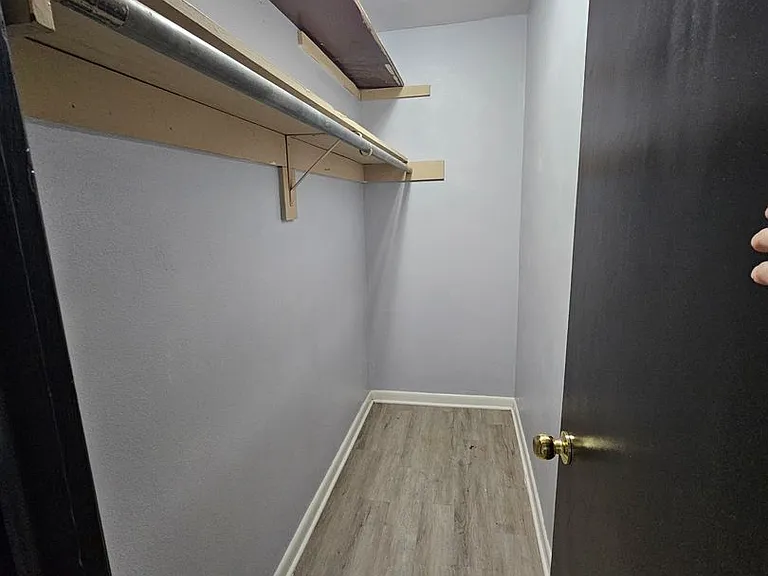 1811 Hall St — Photo 5