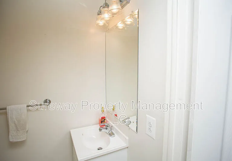 2147 Harbour Dr — Photo 20