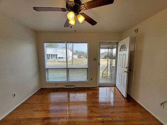 3rd image of 5406 Stokes Ln