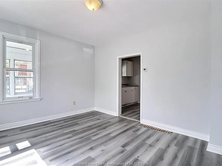 996 Albert Rd — Photo 14