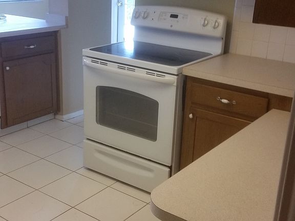 4th image of 2167 Oak Grove Dr