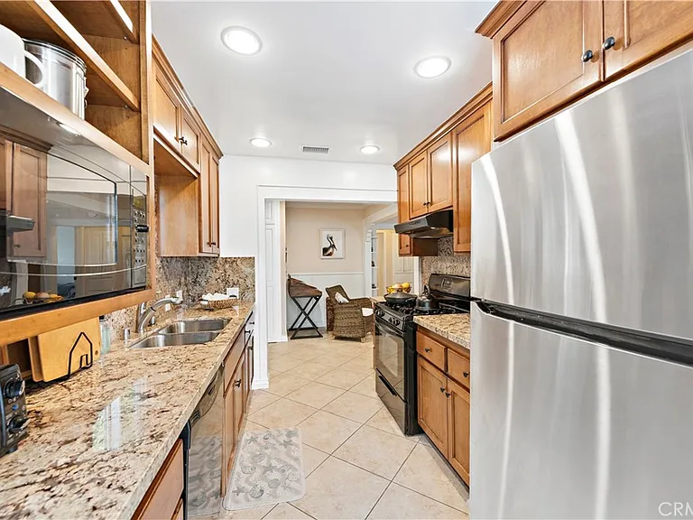 1466 Randall Way — Photo 21