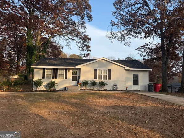 7161 Pine St, Jonesboro, GA 30236