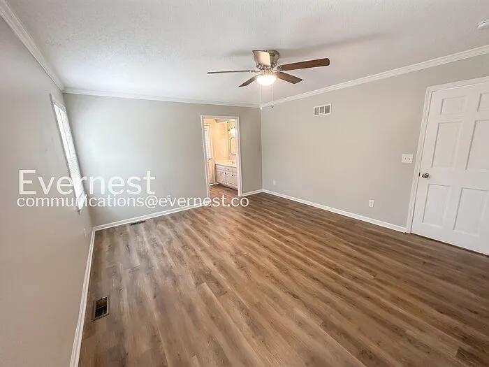 9805 N Wayne Ave — Photo 8